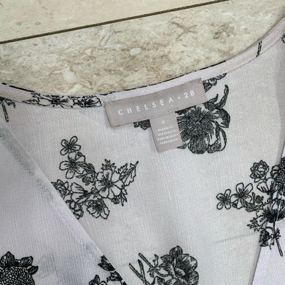 Chelsea28 Black & White Floral Blouse - Picture 4 of 6